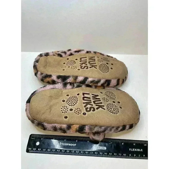 House slippers size 7-8 lounge shoes / comfortable - Picture 2 of 2